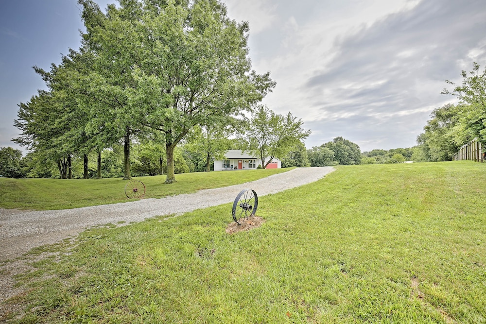 Modern Excelsior Springs Home w/ Deck & 3 Acres!