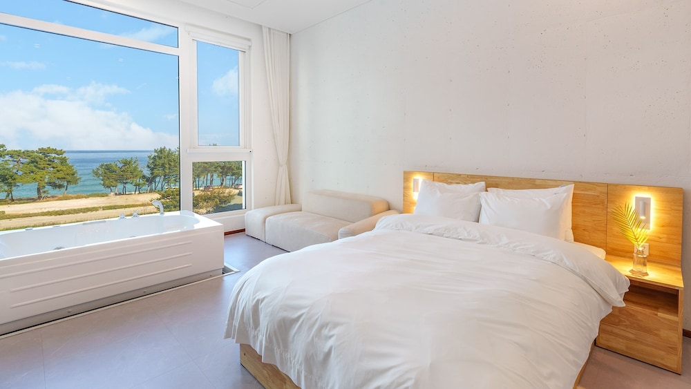 Gangreung cn6 Ocean View spa Poolvilla