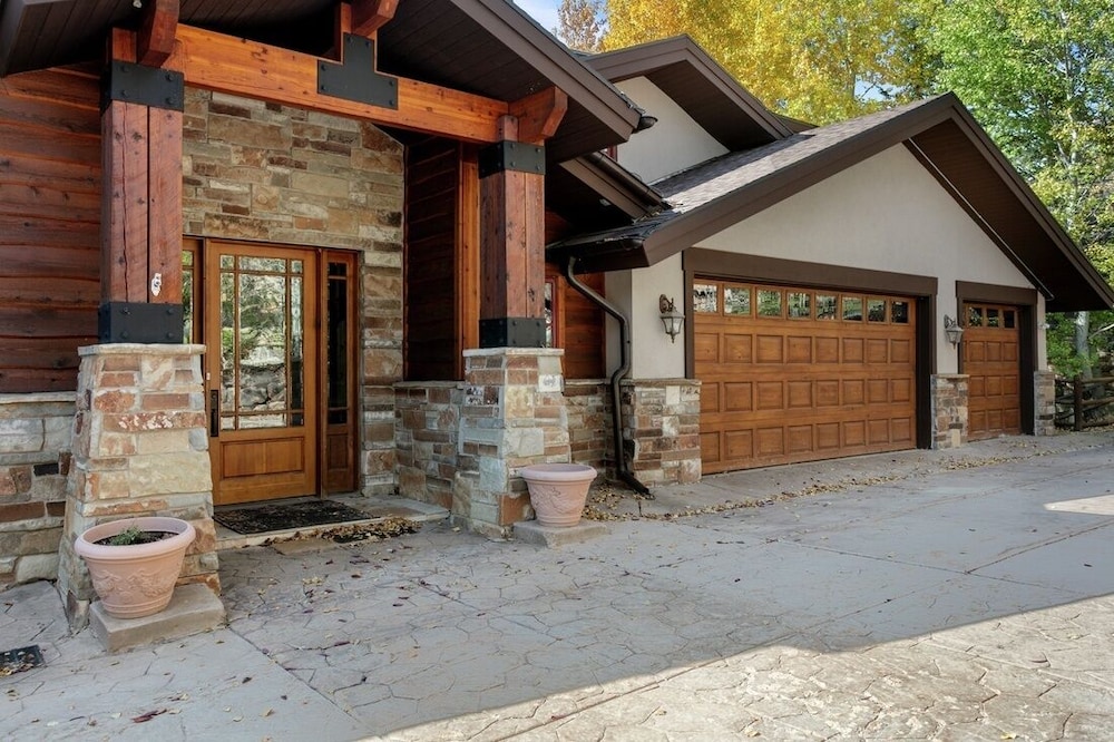 3135 Thistle - 7 Bedroom Private Home 7 Home
