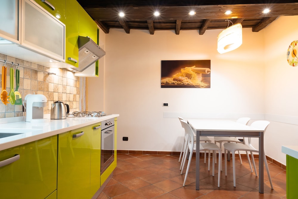 Domus Lxvii Monti in Rome