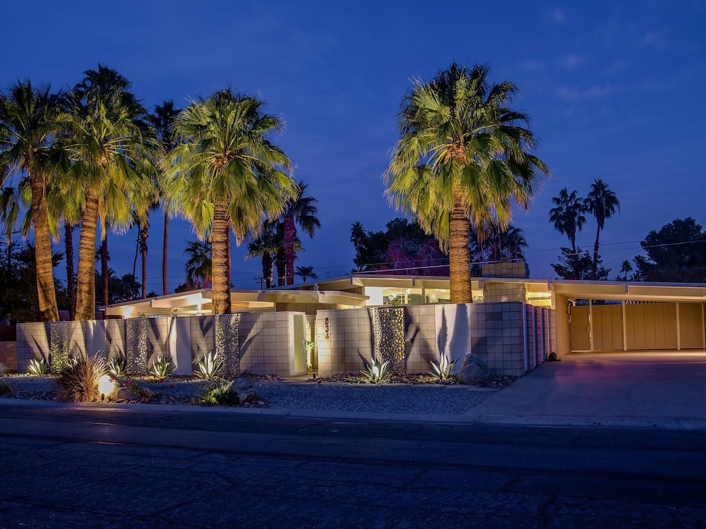 Palm Springs Vacations - West Elm House 2017: The Alexander - Property Image 28