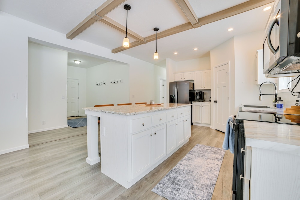 Walk to Beach: Modern Retreat in Presque Isle!