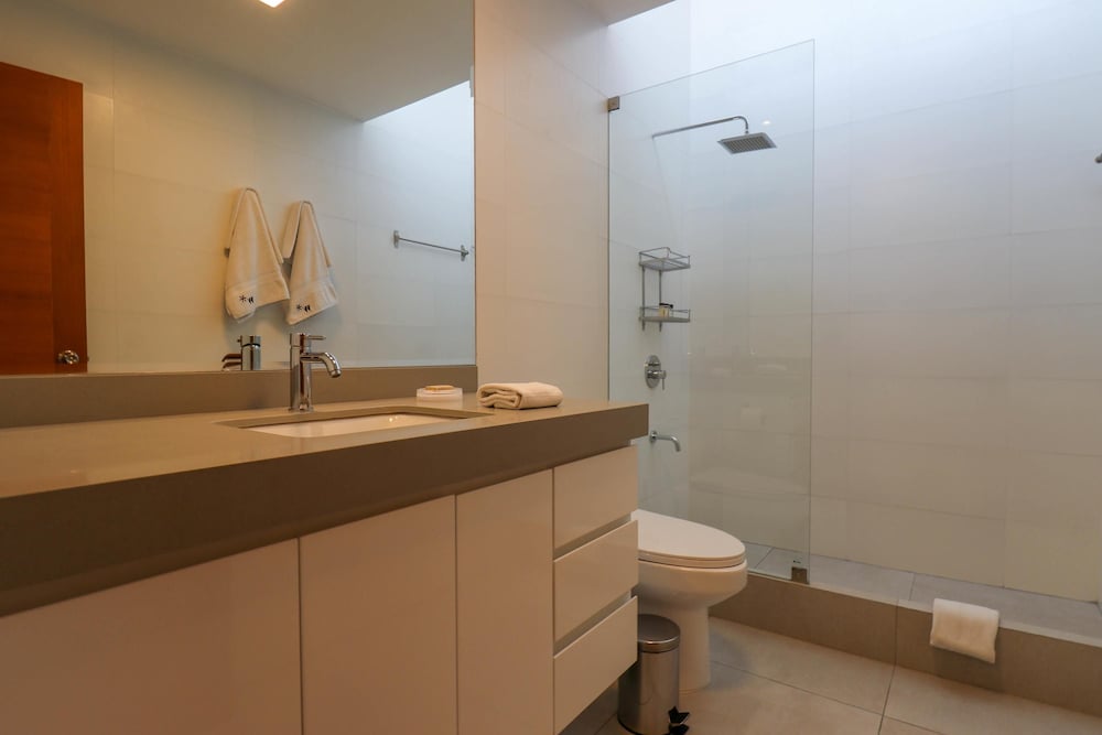 w Radiant 2BR w Modern Terrace in Miraflores