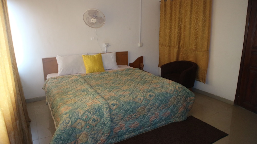 DeeGold Guest Home