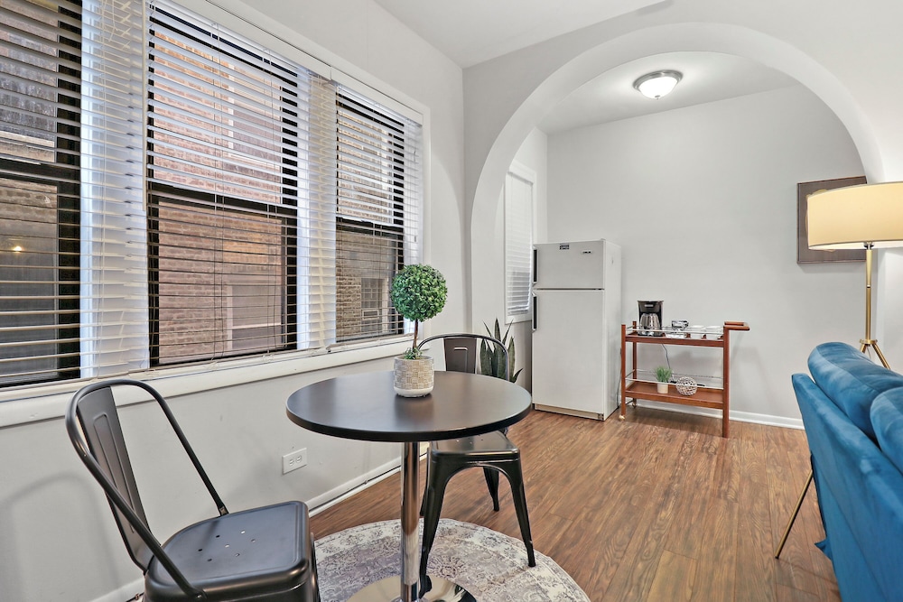 1BR Chic Apt - Dorchester 204