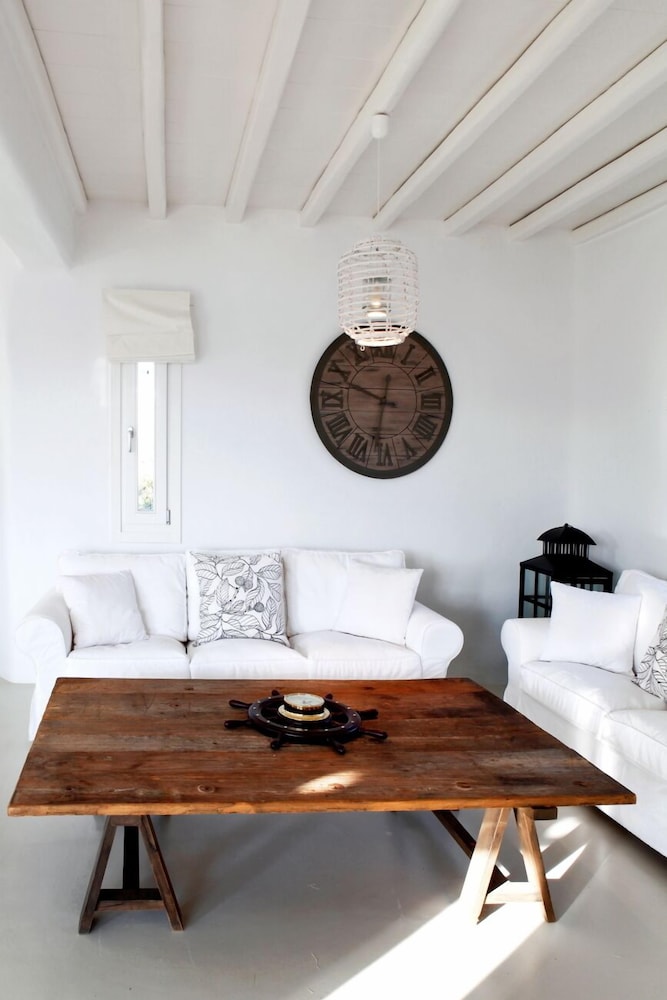 Elia White Residence