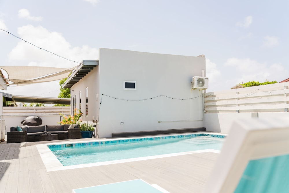New Listing - Noord Villa With Private Pool