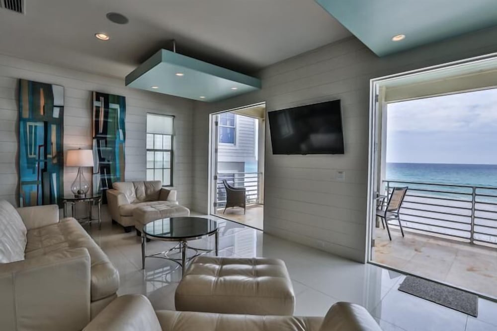 Bord du Mer 6 Bedroom Holiday Home by Five Star Properties
