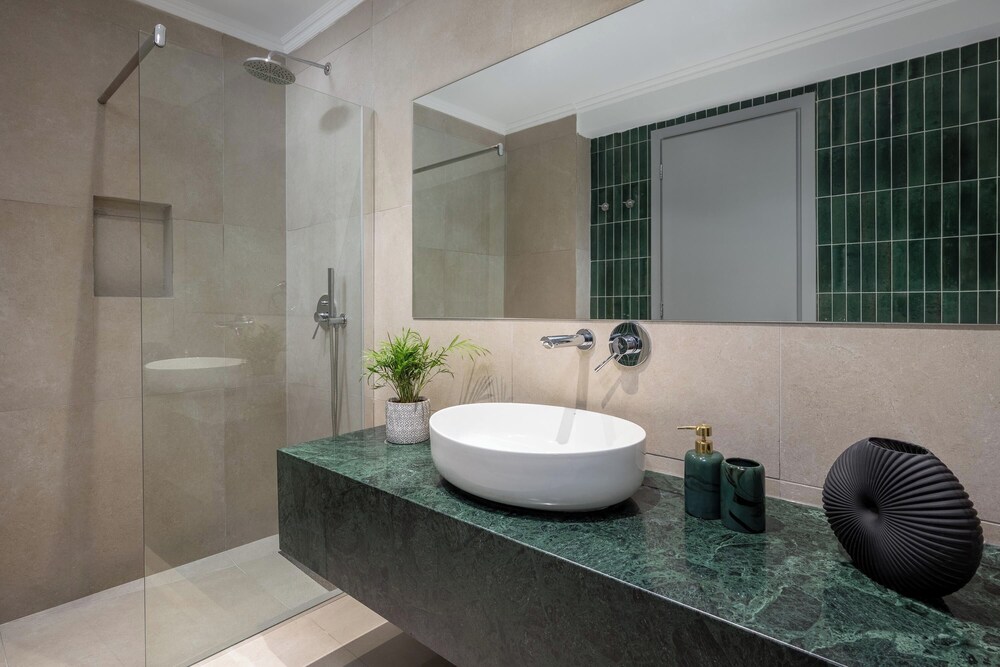 Alegrand Suites