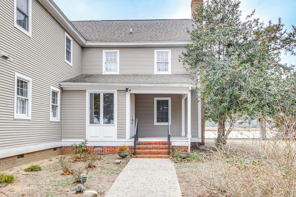 Riverfront Gem w/ Fire Pit in Eden