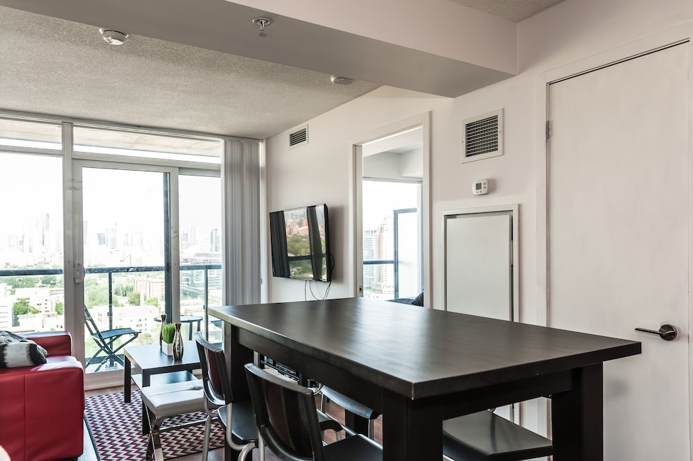 Life Suites Soho 2 Bed - 2 Bath CN Tower View