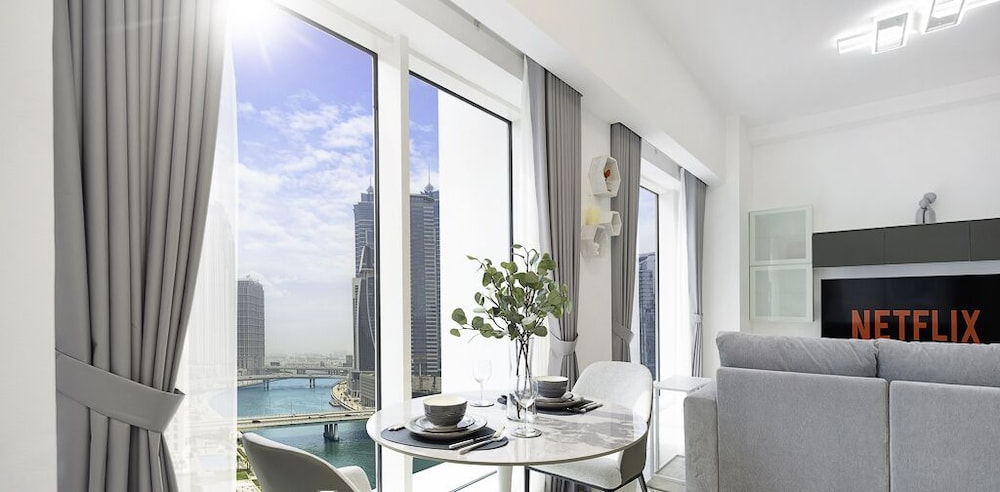 LUX The West Wharf Canal View Suite