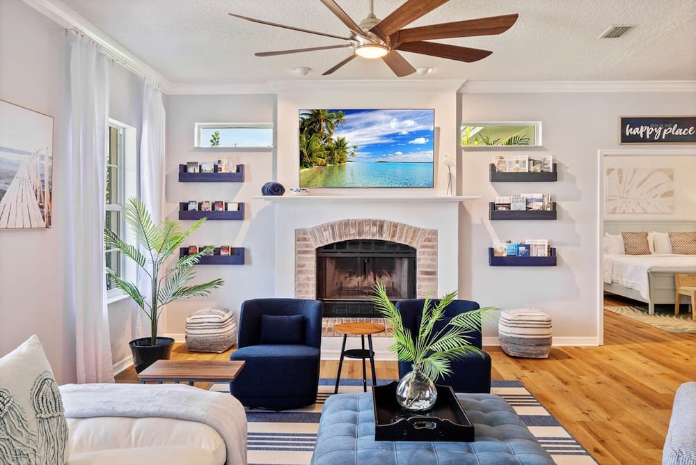 Beach Cottage 3 Bed 2 Bath Heated Pool Free Golf Cart Bring Your Boat RV Private 1AC lot