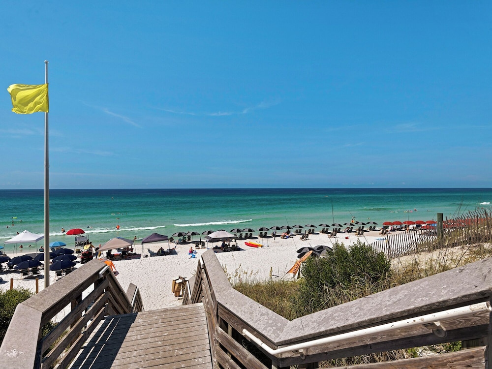 Your Ideal Beach Getaway With Private Pool, Game Room and Close to Beach!