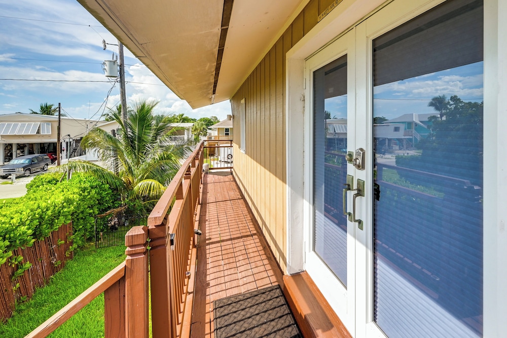 'the Waterfront Cottage' w/ Dock in Goodland!