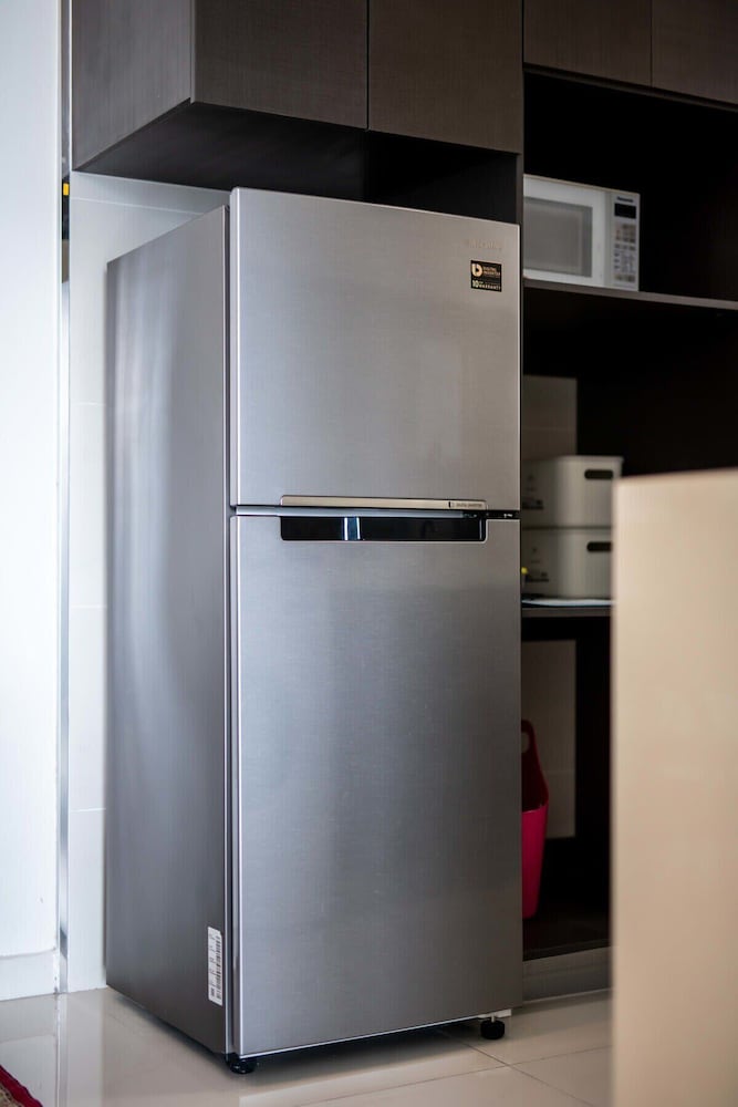 A Stylish 2BR Suite, Water Views, Free Parking