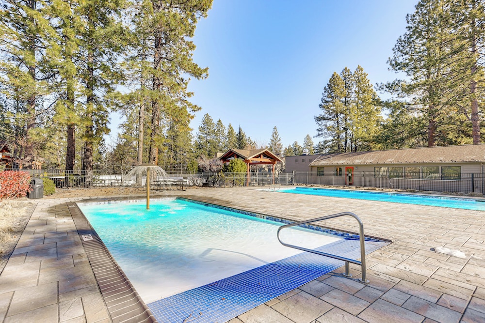 Hike, Ski & Golf: Bend Condo at Seventh Mtn Resort