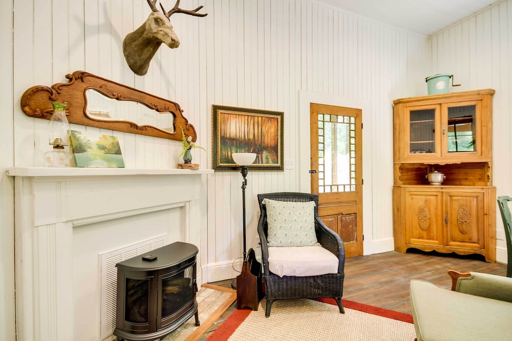 McComb Vacations - Historic Vacation Rental in Mccomb w/ River Access - Property Image 10