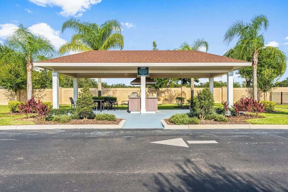 Cozy 4BR Retreat Near Orlando Attractions