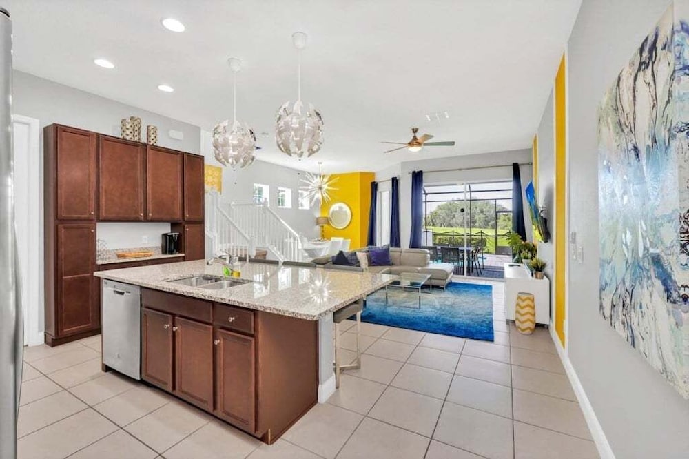 5 Bed Multiple Bunks Perfect For Kids With Pool! 5 Bedroom Townhouse