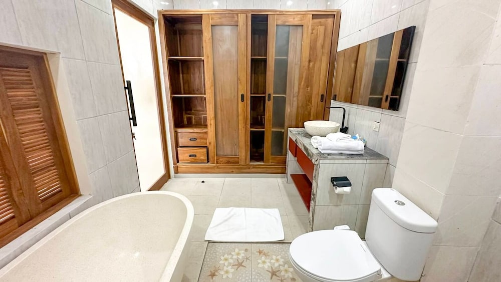 3-bedroom Private pool villa City Sanur