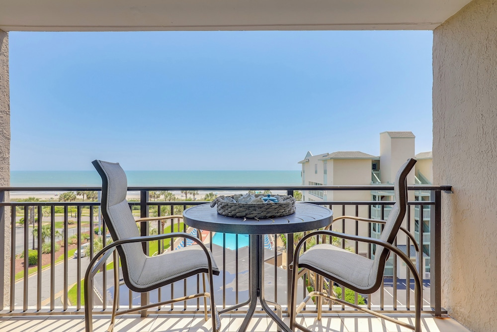 Walk to Myrtle Beach: Condo w/ Views & Pool Access
