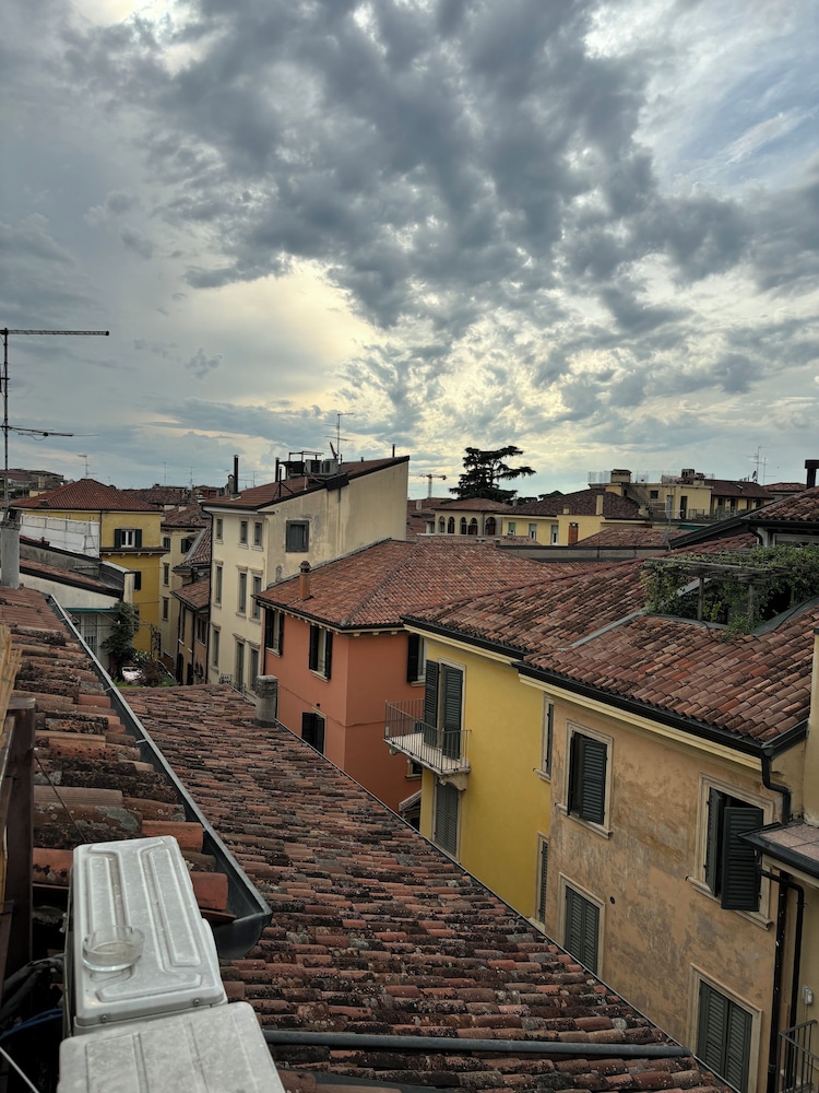 You & Me Corporation Home Verona Centro