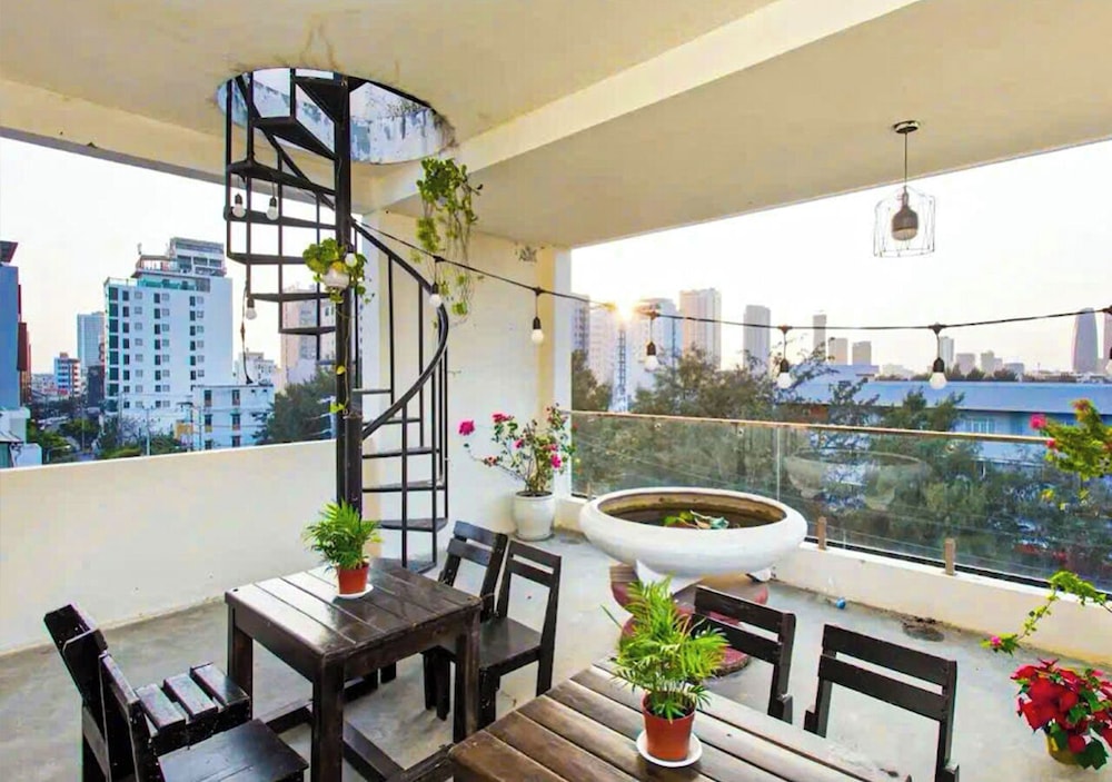 LOUIS OTIS APARTMENT 03