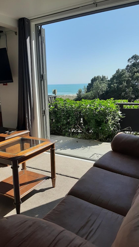 Ohiwa Beach Apartments Motel