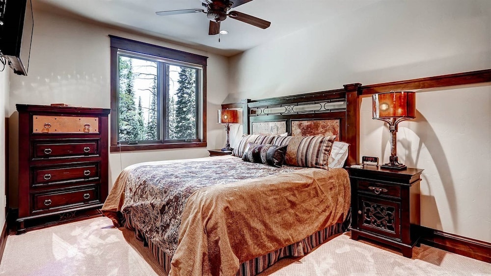 Breck_rocky_mtn_lodge