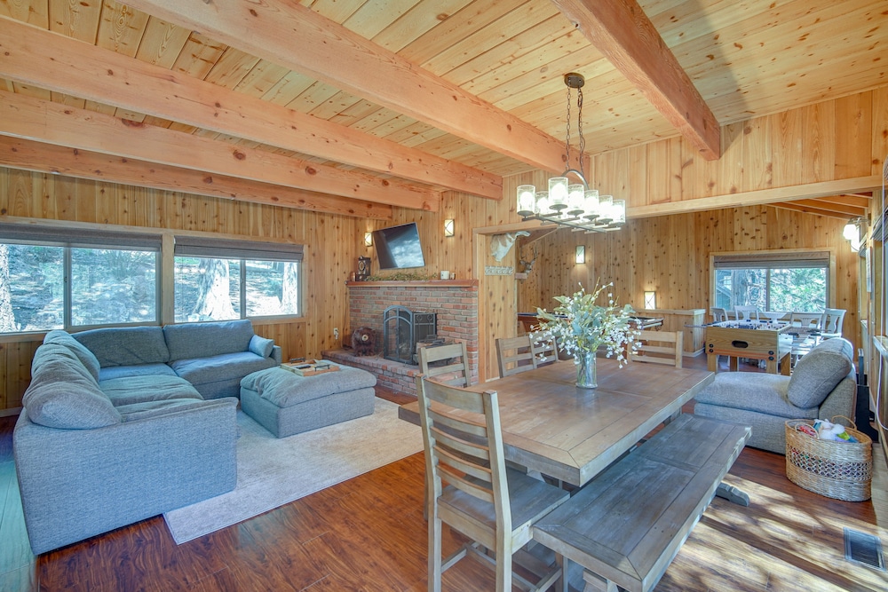 Serene Cabin Rental Near Lake Arrowhead Village! view 4