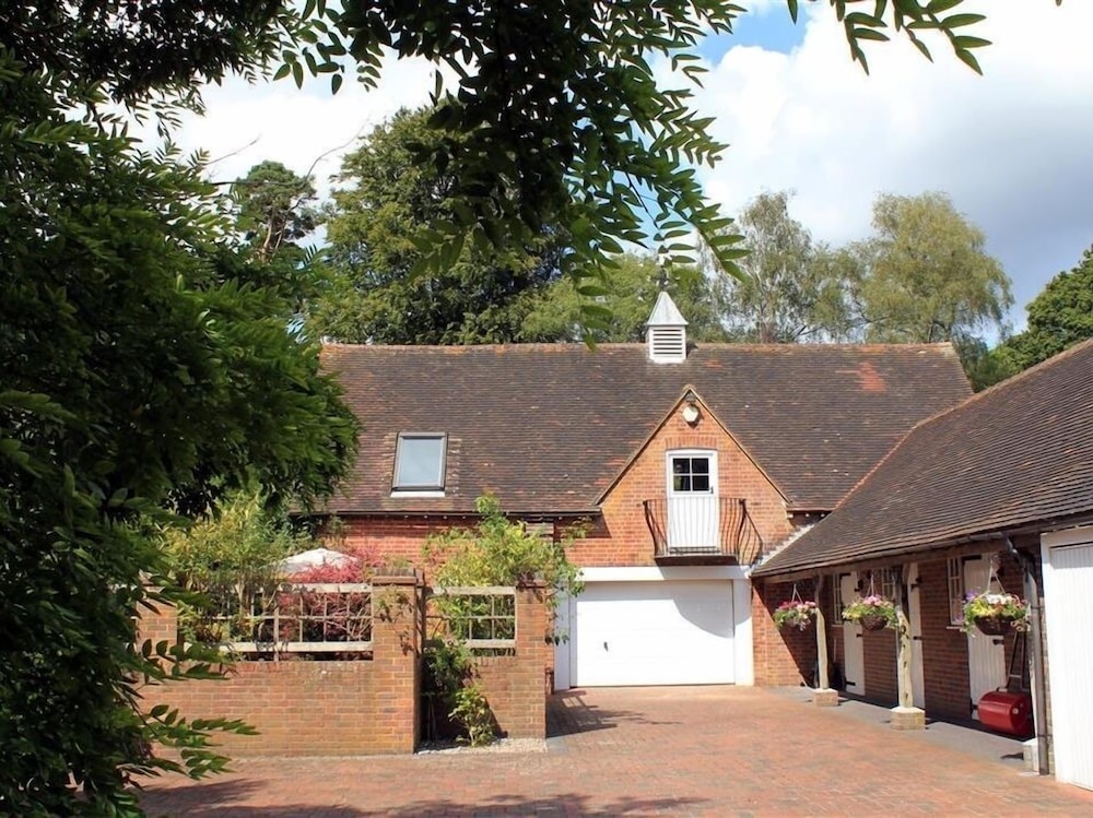 Royal Tunbridge Wells Vacations - Granary Cottage - Property Image 1