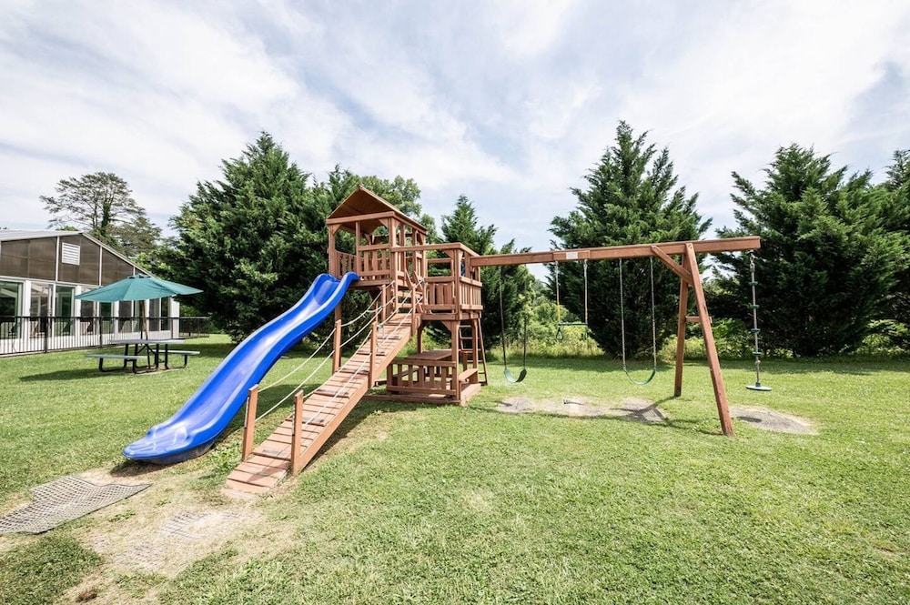 Luxurious Renovated Pool Basketball Playground view 5