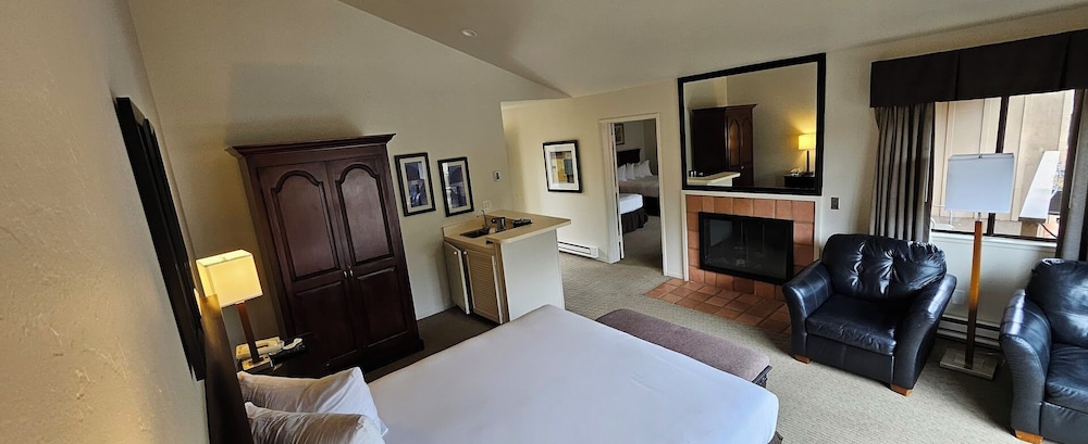 Adobe Inn - Property Image 4