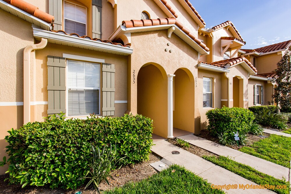 Hotel Orlando and Kissimmee Town homes by MyOrlandoStay - Image 1