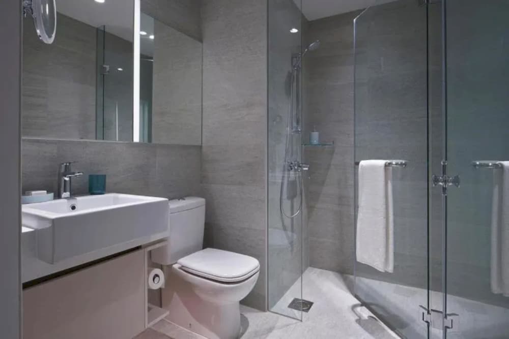 1 Bedroom Beautiful Unit in Prime Location