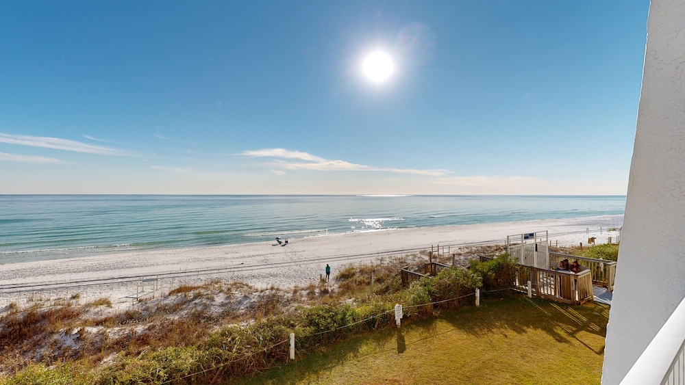 Beach House 202a 2 Bedroom Condo