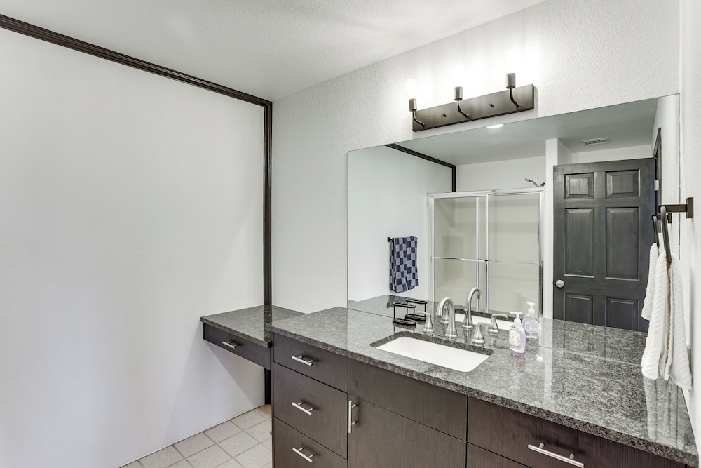 Mtn-view Escape w/ Office Space in Cortez!