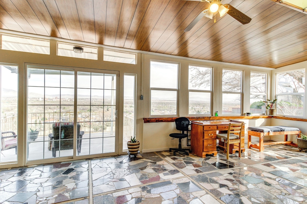 Mtn Views, Patio + Grill: Family Home, 6 Mi to UNM
