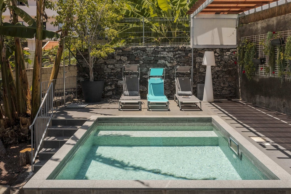 With Secret Garden and Pool - Villa Quebra Costas view 3