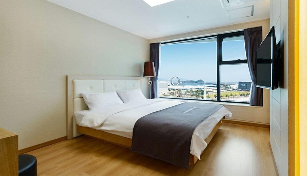 Paulownia Hostel & Guest House