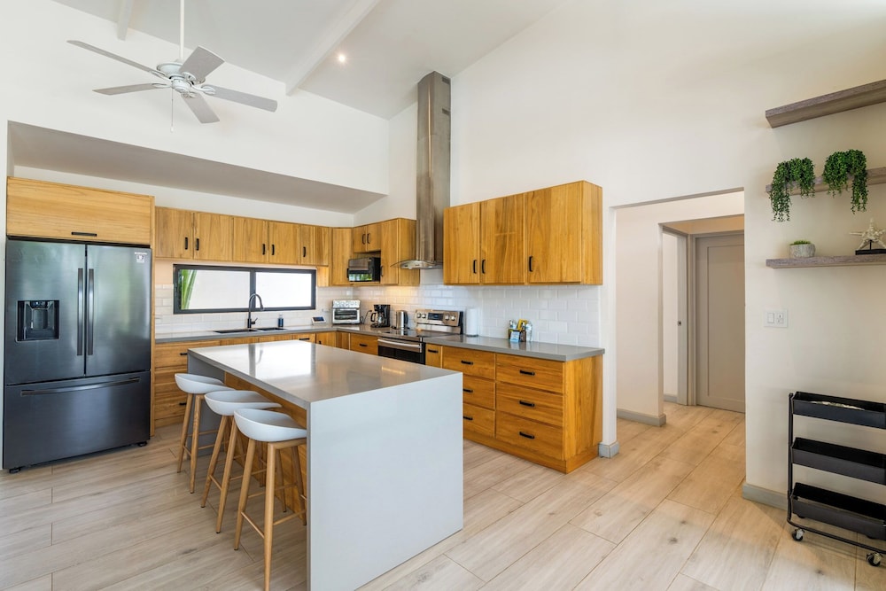 Sprawling Modern Property with a Tranquil Outdoor Living Space, swimming pool, and a private Casita