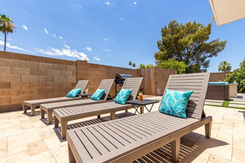 Blue Tides Getaway - Private Pool & Fire Pit