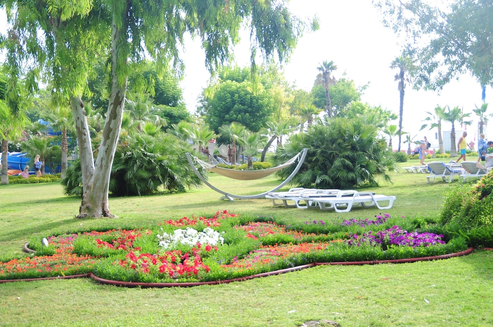 Le Jardin Resort Holiday Village