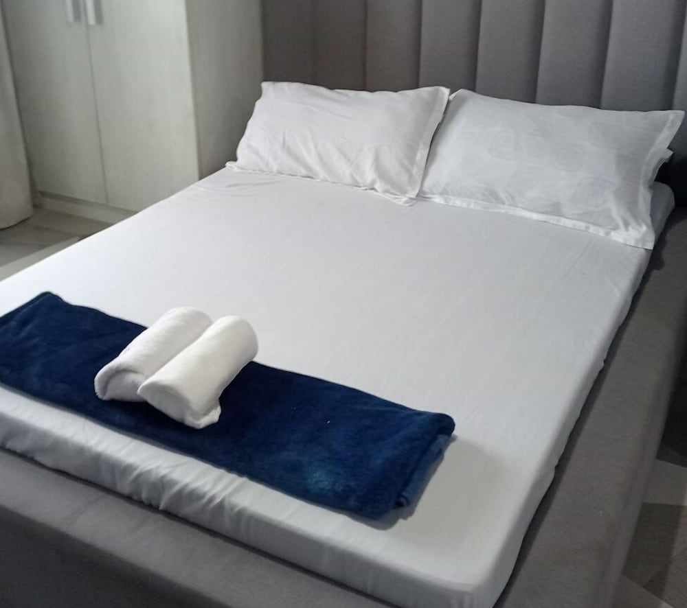 Rio East Tower - Azure Urban Resort
