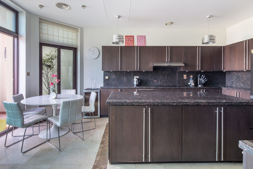 Premium Sky-high 3BR Penthouse in Fairmont North Residence