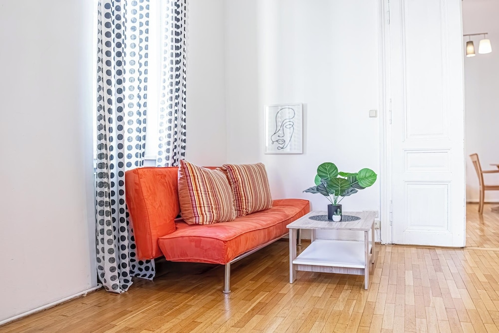 Affordable 2BR Apt Long Stay Stadthalle