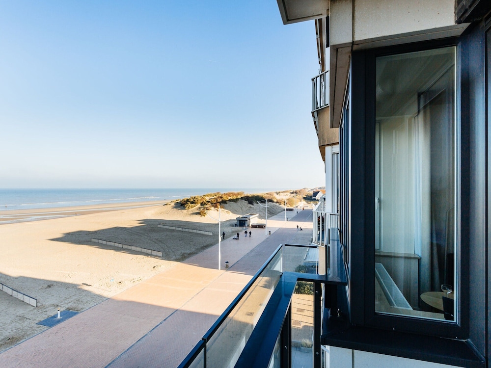 Apartment by the Beach