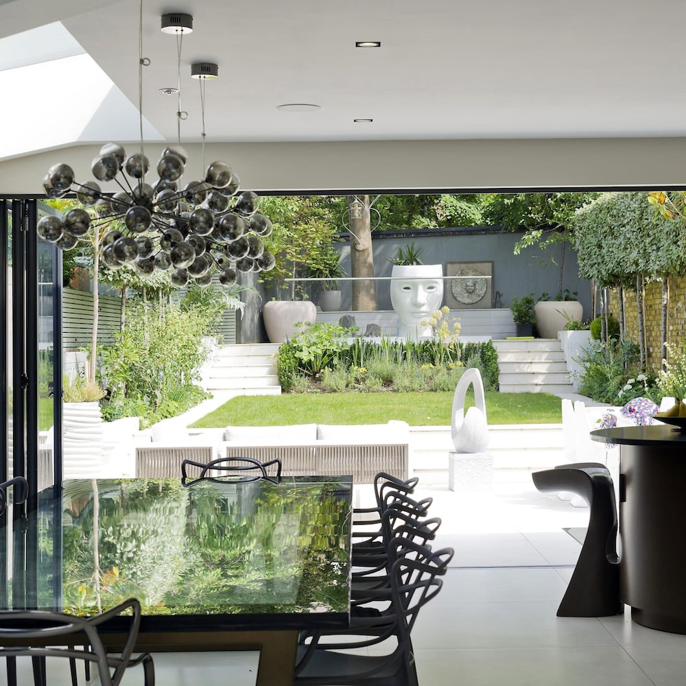 Astounding 7bed Notting Hill Family Home w Private Garden Games Room Parking