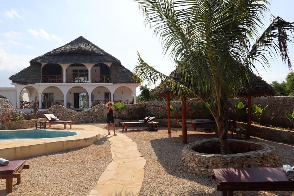 Holiday Time Bungalows Zanzibar